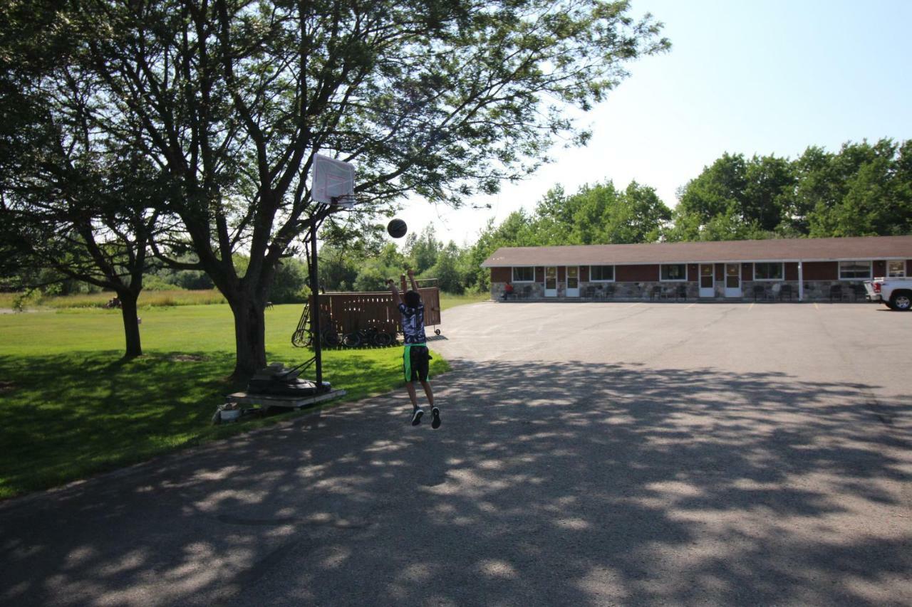 Rogers Motel Smiths Falls Zewnętrze zdjęcie